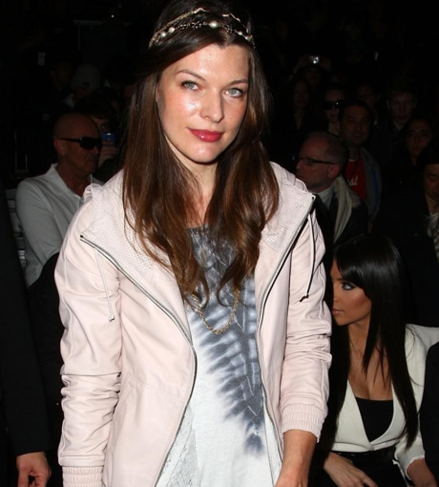 Model und Schauspielerin Milla Jovovich liebt Mode und große Fashionshows