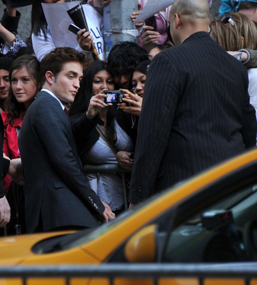 Fan-Gekreische am Sonntag (17.4.) in New York: Dort stellte nämlich Teenie-Schwarm Robert Pattinson seinen neuen Film