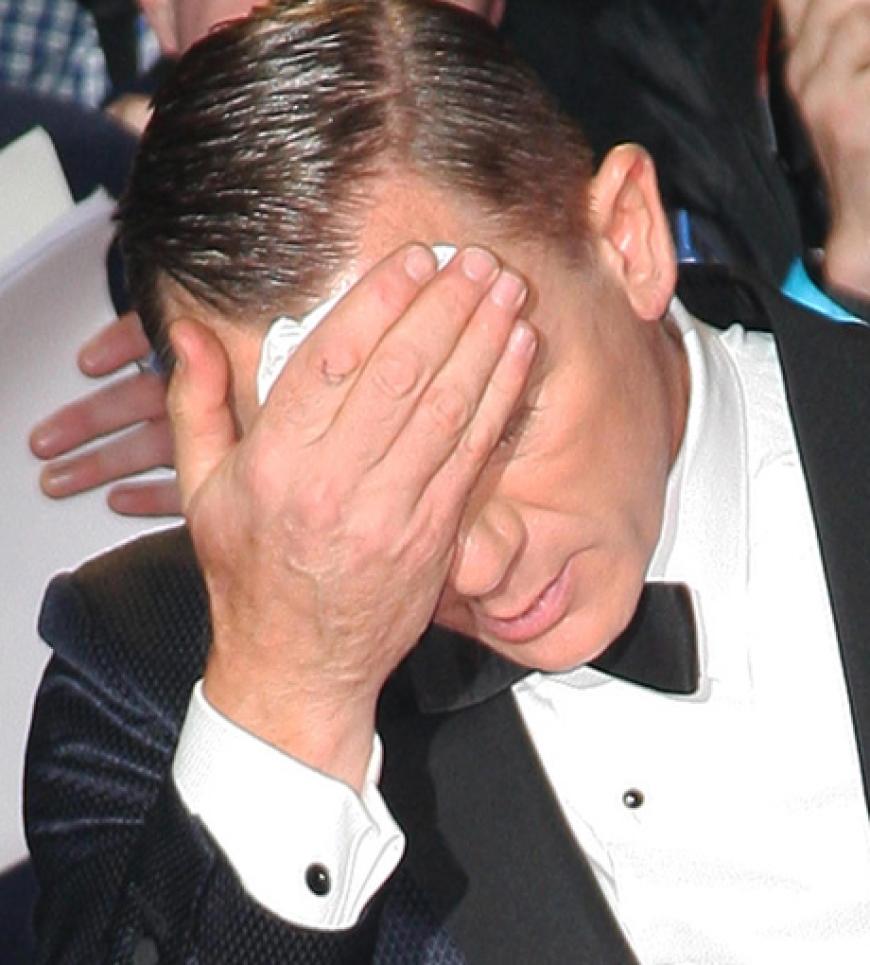 Ein Schwäche-Anfall: Hat der Hollywood-Star den ganzen Trubel etwa unterschätzt?