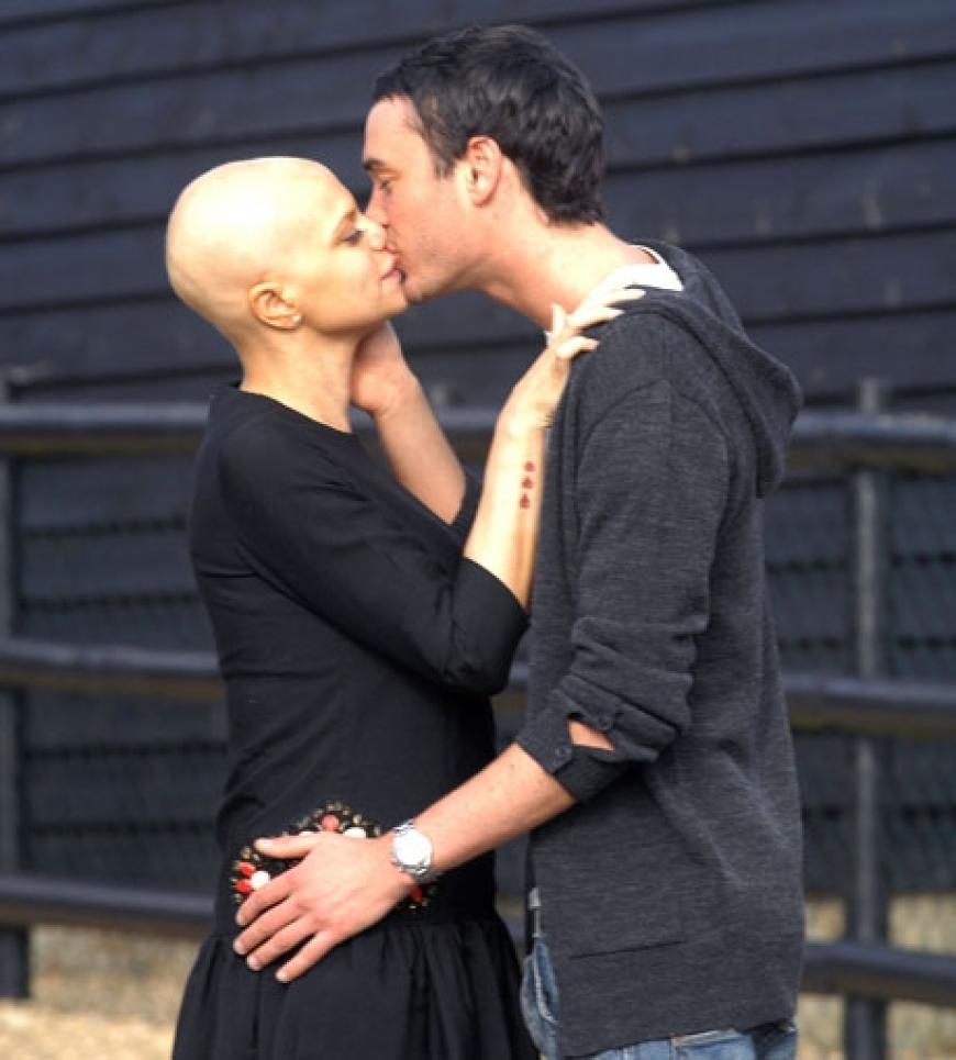 Nur ihre Mutter Jackiey Budden und ihr Ehemann Jack Tweed seien an ihrer Seite gewesen