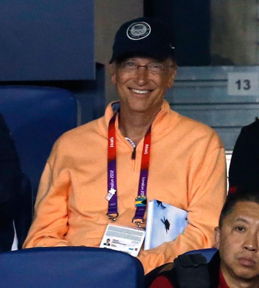 Sportfan: Bill Gates ganz légèr mit Cap und T-Shirt