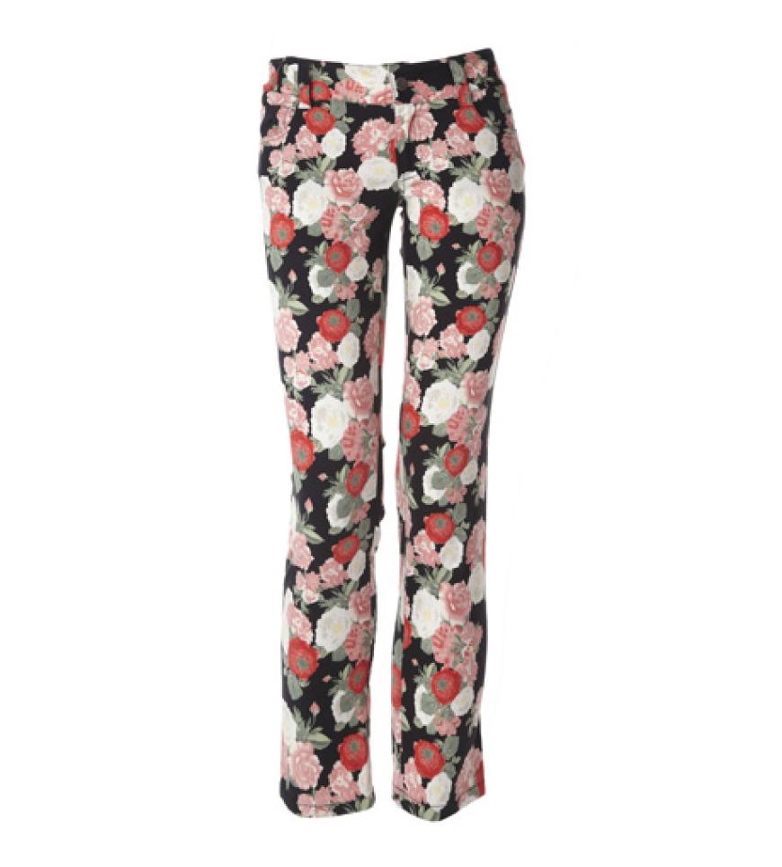 Popstar Katy Perry trug die geblümte Capri-Pants von Alice + Olivia zur niedlichen Bluse, ca. 150 Euro