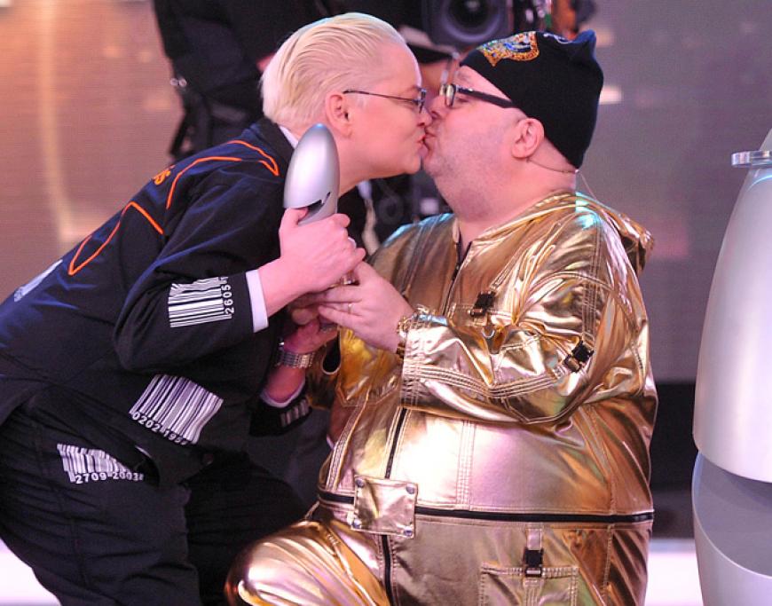 2011: Komikerin Hella von Sinnen freut sich uÌber den Comedypreis inder Kategorie