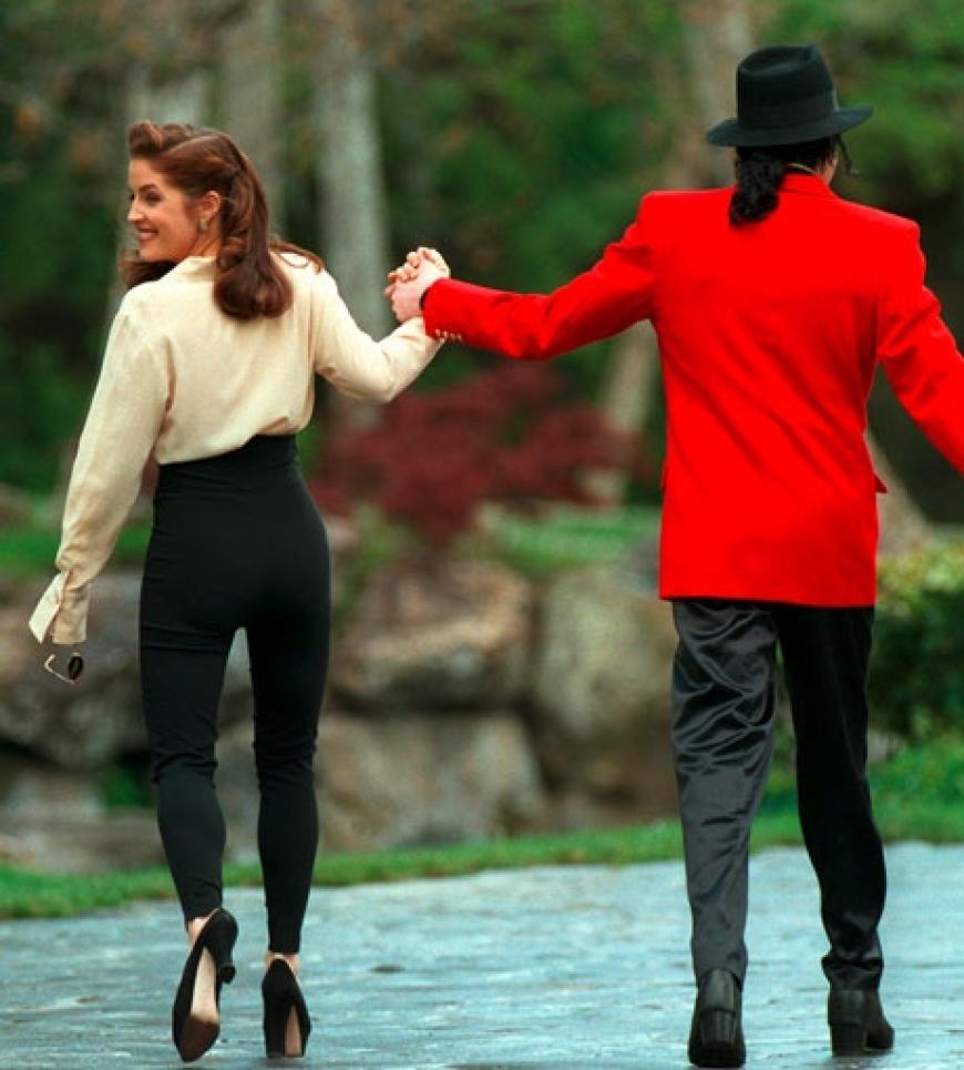 1994 heiratet Michael völlig überraschend die Tochter von Elvis Presley, Lisa-Marie