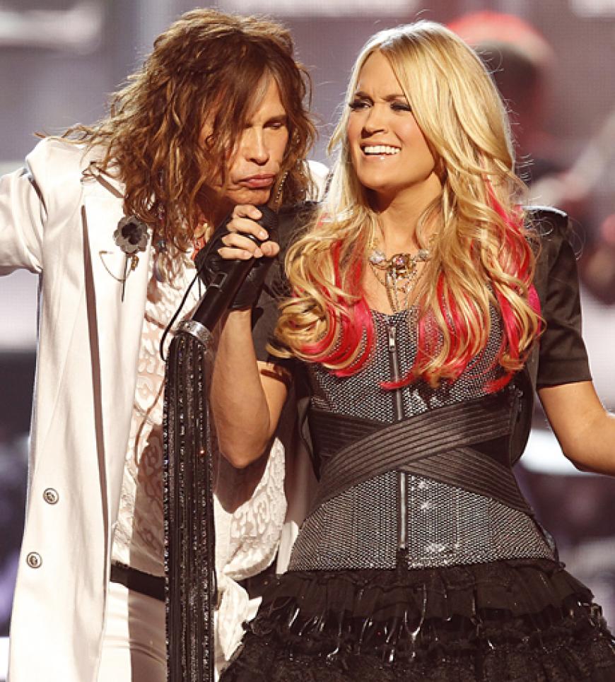 Gaben auf der Bühne richtig Gas: Carrie Underwood und Steven Tyler performten