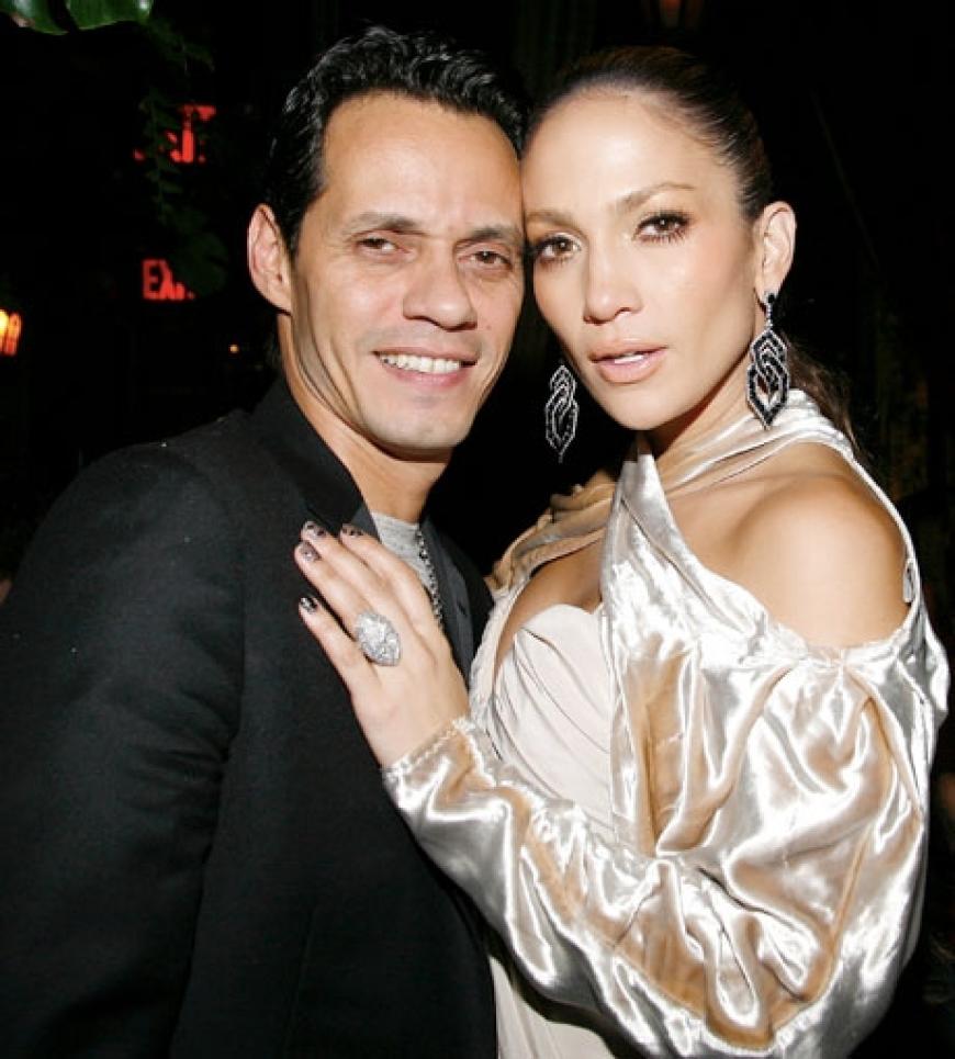 Nur das Beste für Max und Emme. Die Zwillinge von Jennifer Lopez und Marc Anthony wachsen im Luxus auf. Allein die antiken Babywiegen aus Frankreich kosteten über 75.000 Dollar