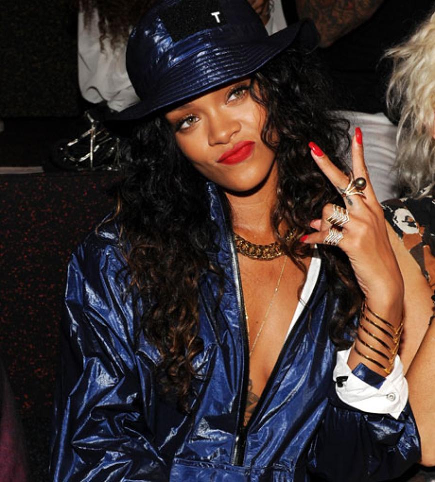 Gut drauf: Rihanna in der ersten Reihe bei Designer Alexander Wang