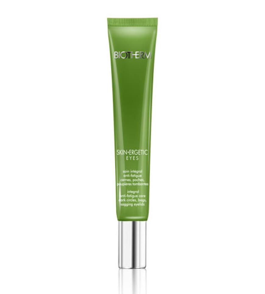 Augen auf! Biotherm bringt eine neue getönte Pflege auf den Markt, die wirksam gegen die Zeichen müder Augen wirkt. Dies gelingt durch einen Mikroalgenextrakt, der tief in die Hautschichten eindringt und den Blick sofort wacher macht. Toller Nebeneffekt: Die Pflege ist auch für sensible Haut und Kontaktlinsenträgerinnen geeignet. Biotherm Skin Ergetic Eyes, 15 ml ca. 36 Euro