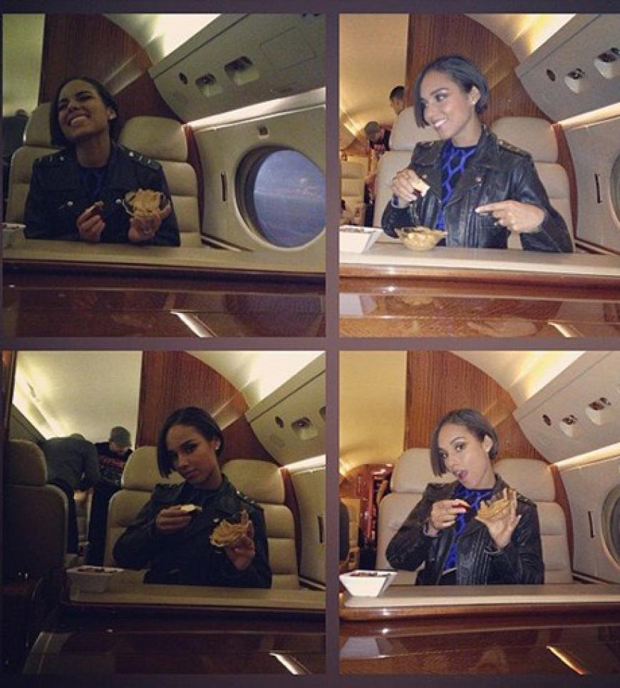 Sängerin Alicia Keys in ihrem Privatjet. Hach, ein Star müsste man sein ...