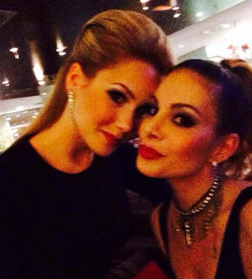 Dieses Foto mit Daniela postete Angelina jetzt bei Facebook
