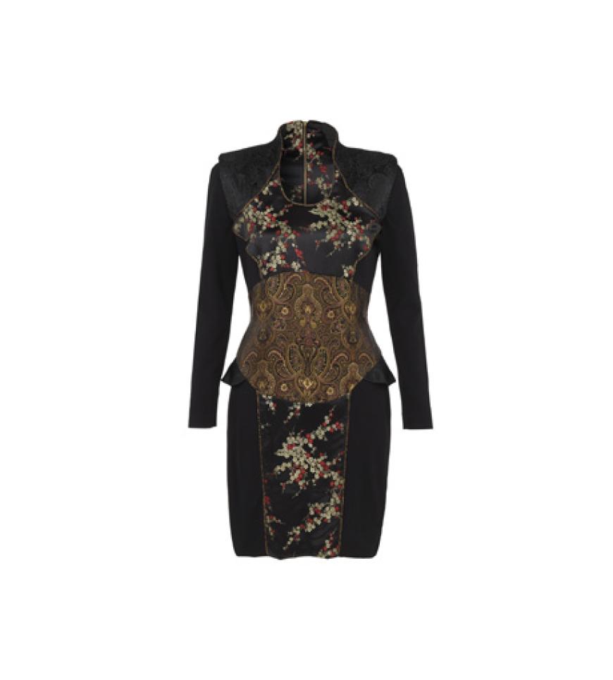 Dieses Kleid vereint gleich zwei Trends: zum einen den Opulenz-Trend und zum anderen die angesagte Peplum-Form. Von River Island, ca. 45 Euro