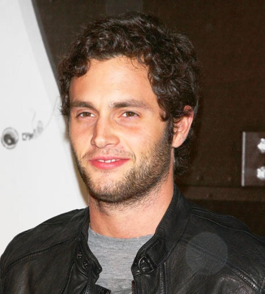 Schauspieler Penn Badgley hatte wohl vergessen sich zu rasieren