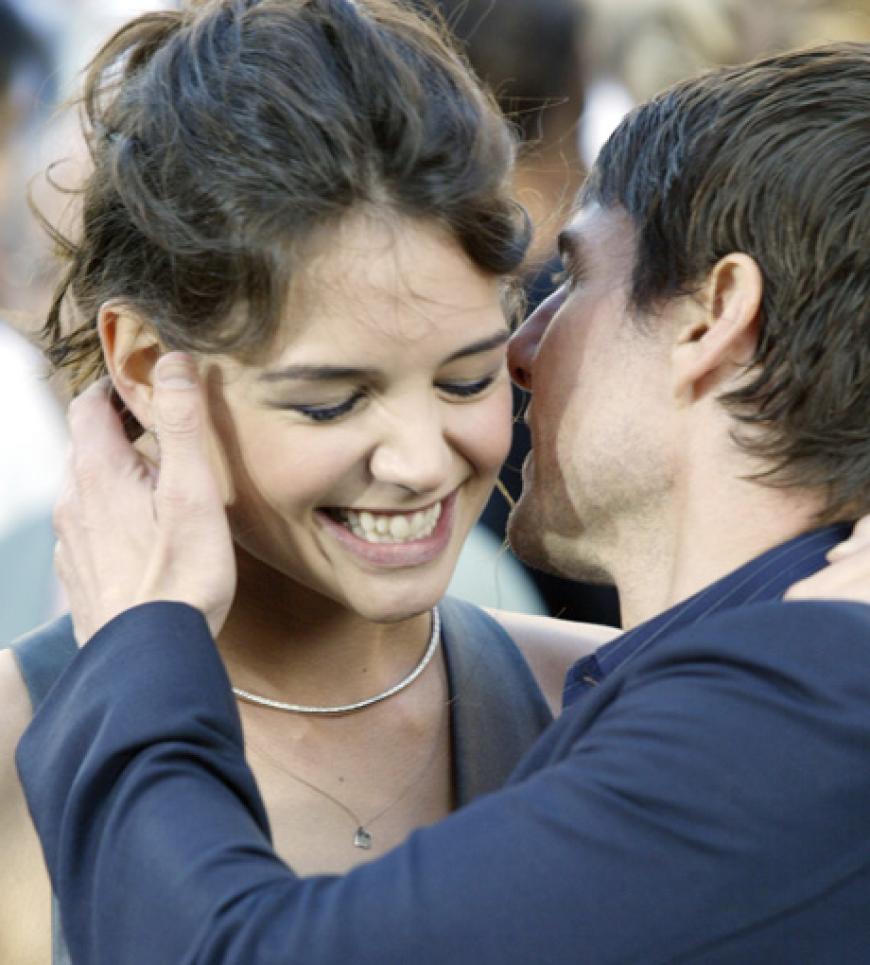 Ihre Auftritte werden zur übertriebenen Liebes-Show: Überall, wo Tom Cruise und Katie Holmes auftreten, bekennen sie öffentlich ihre Gefühle zueinander. Doch ist das glaubhaft?