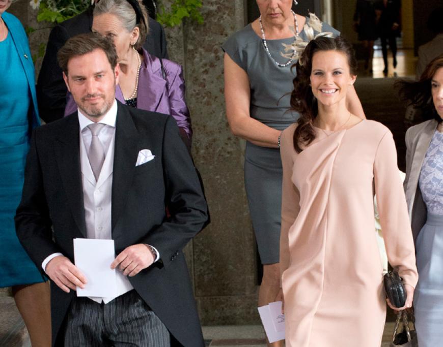 Chris nahm im Mai 2012 auch an der Taufe von der kleinen Estelle teil, der Tochter von Kronprinzessin Victoria und Daniel. Hier ist er zu sehen mit Sofia Helqvist, der aktuellen Freundin von Carl Philip, die er schon länger kennt als Madeleine