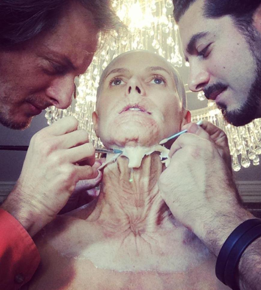 Es ist Heidi Klum, die als Großmutter gestylt wird
