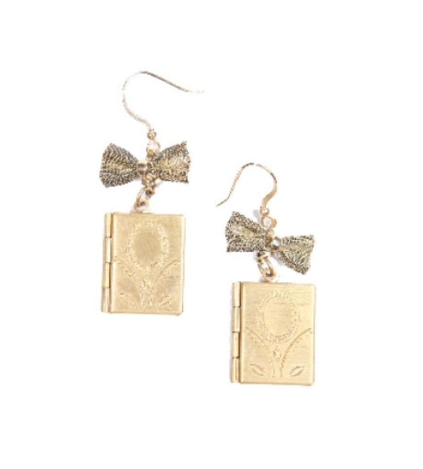 Ohrringe von Urban Outfitters,
ca. 20 Euro