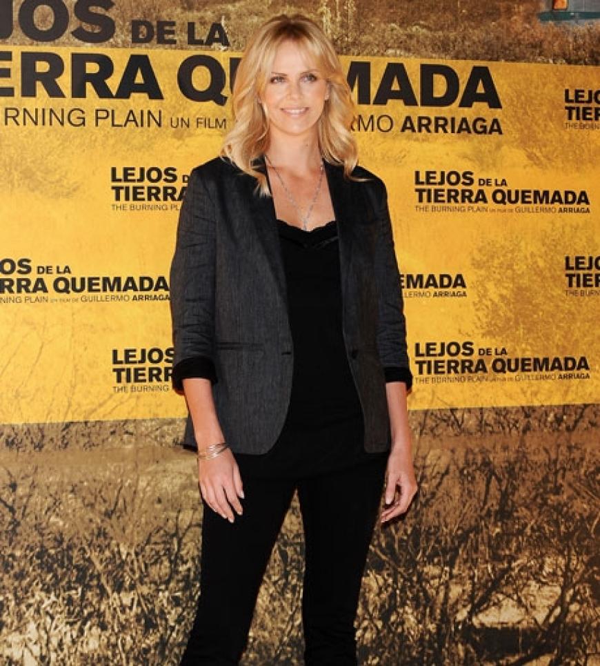 Schauspielerin Charlize Theron ist für ihre eleganten Outfits bekannt