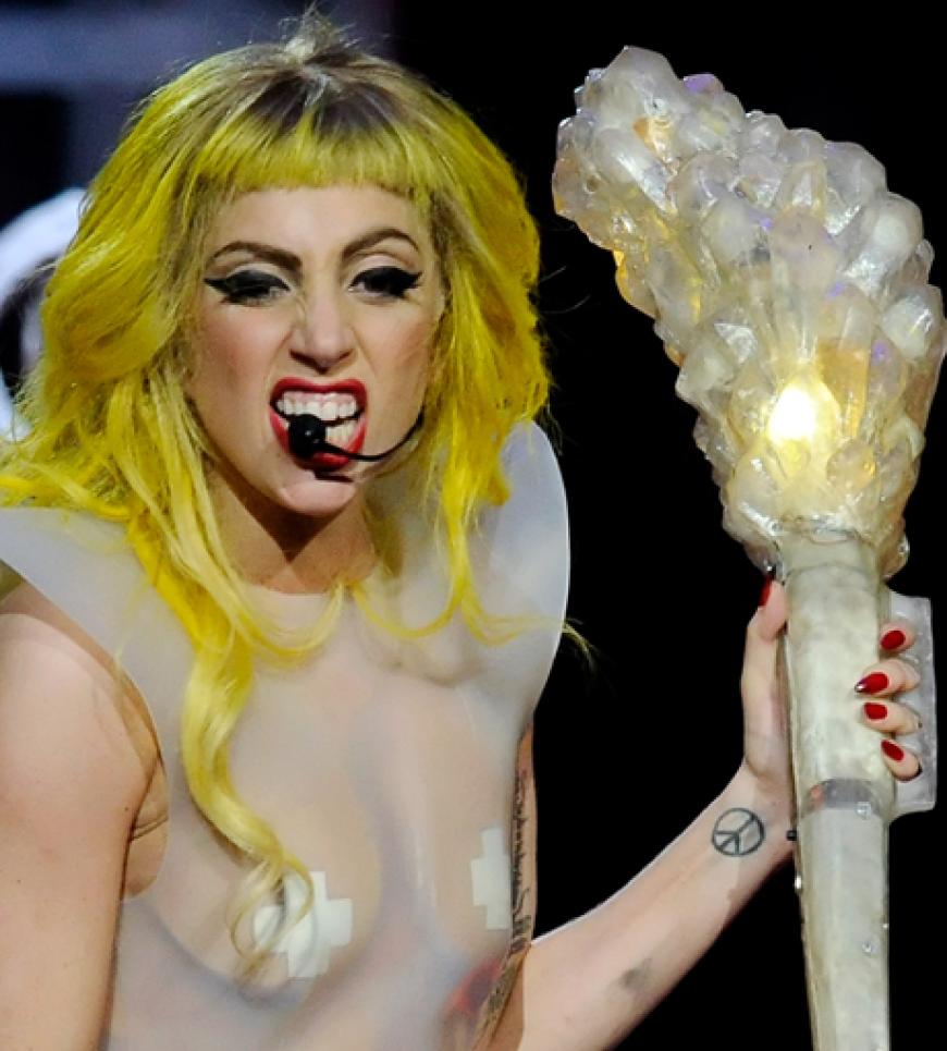 Mit solchen Outfits bringt sich GaGa gern ins Gespräch