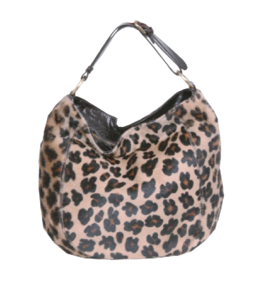 Mode-Mutige setzen auf großformatige Beuteltaschen oder Shopper. Geräumig von Abro, ca. 250 Euro