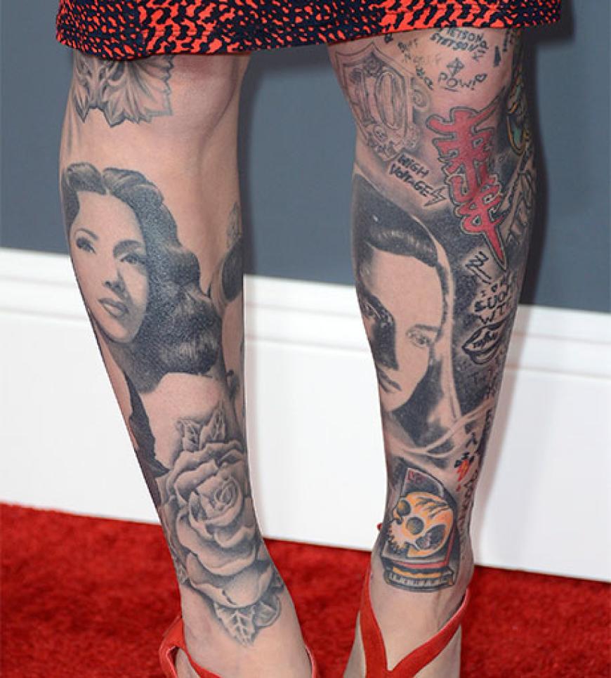 Und auch die Tattoo-Künstlerin zeigt gern ihre Kunstwerke ...