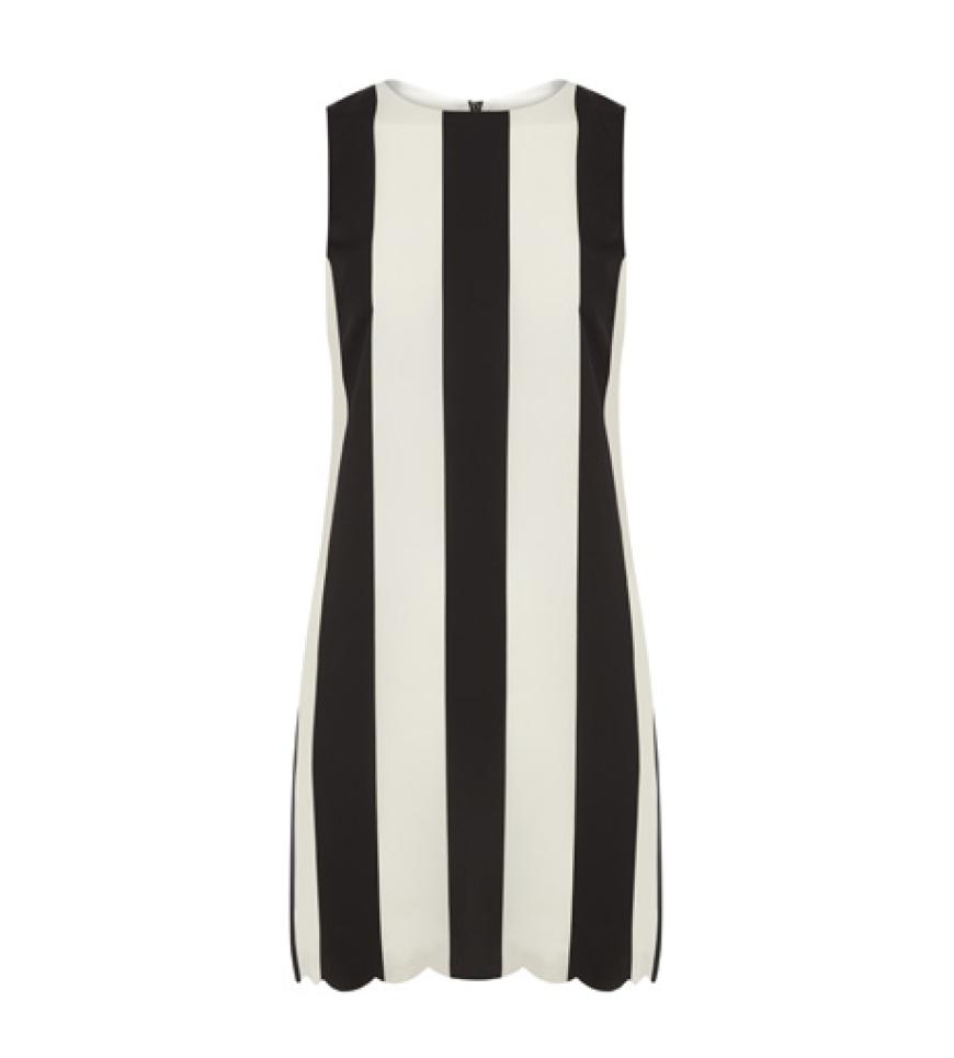In Reih und Glied: Dress von Oasis, ca. 55 Euro