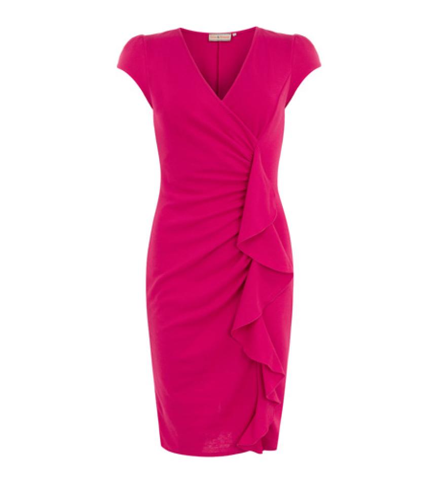 Volants umspielen bei diesem fuchsiafarbenen Kleid die Hüften. Erhältlich über dorothyperkins.com, ca. 40 Euro