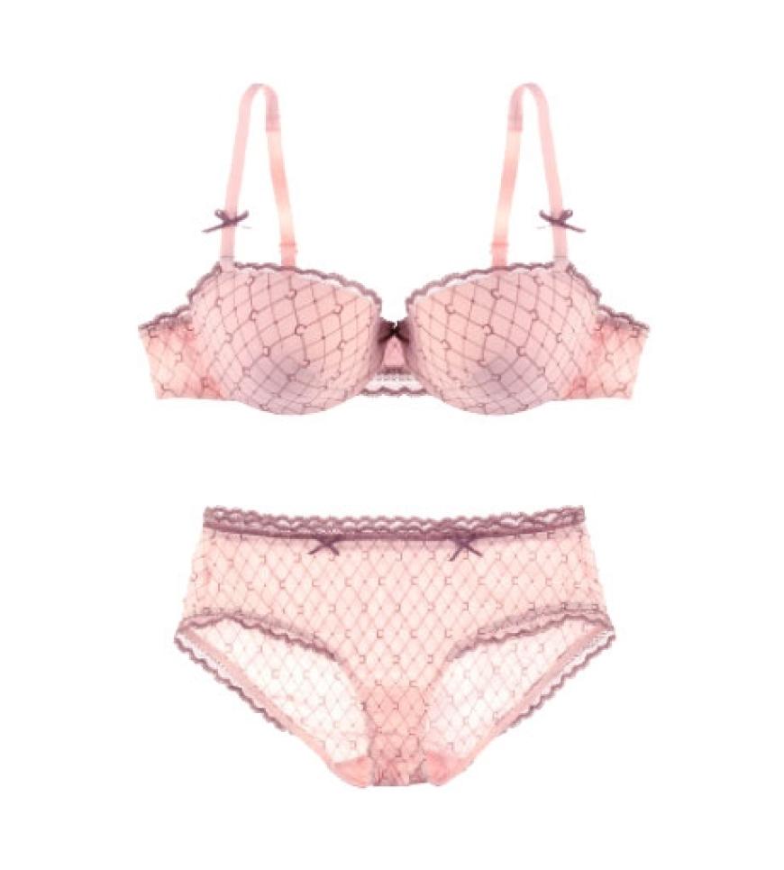 Allover-Print von Chantelle: BH ca. 60 Euro, Shorty ca. 35 Euro