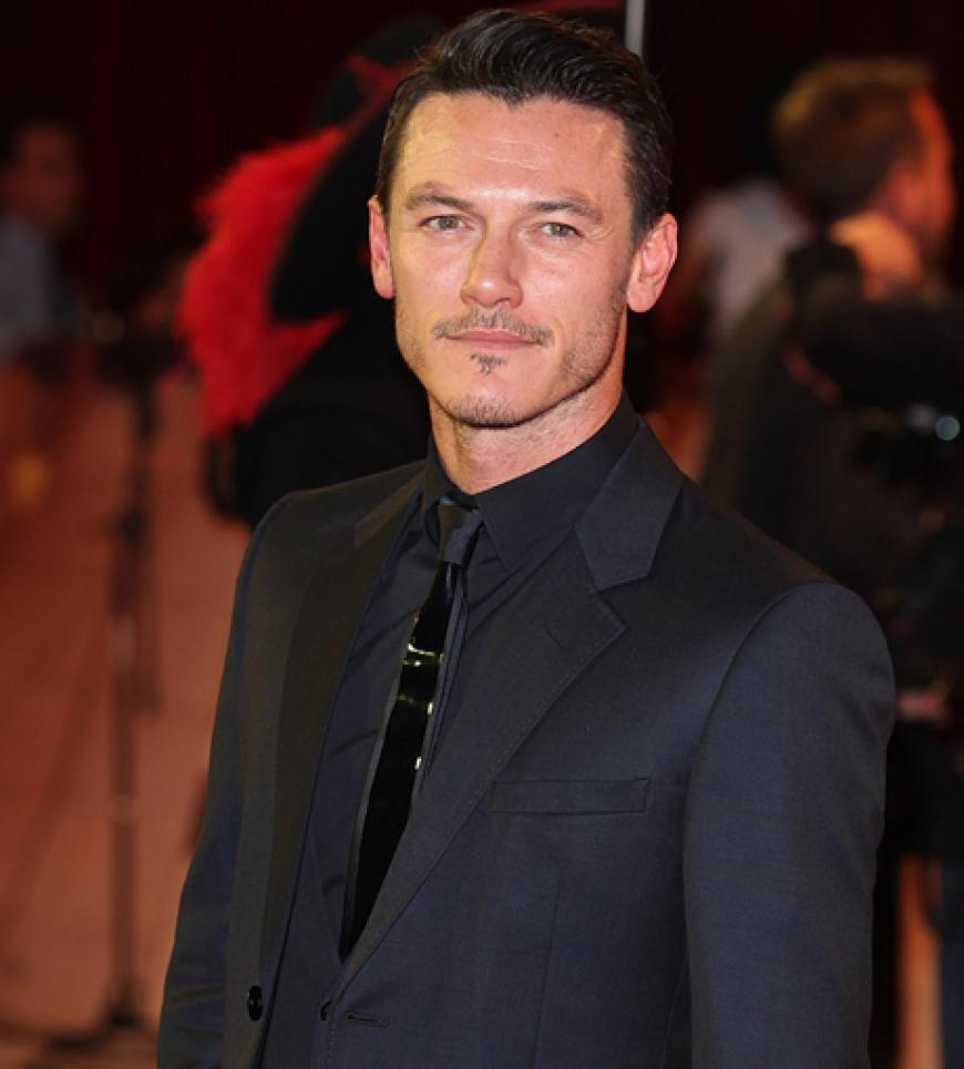 Luke Evans spielt im Film den