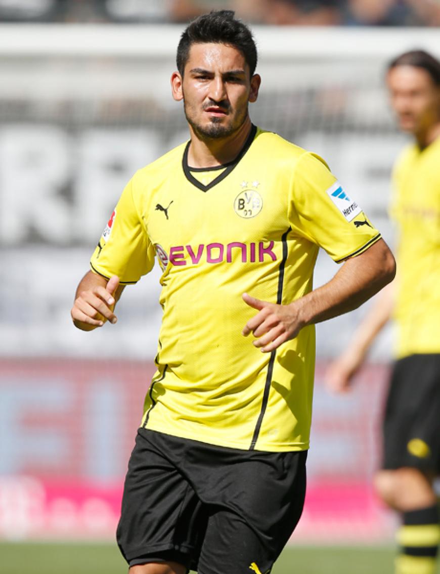 ... denn BVB-Star Ilkay Gündogan ist der neue Lover an Silas Seite