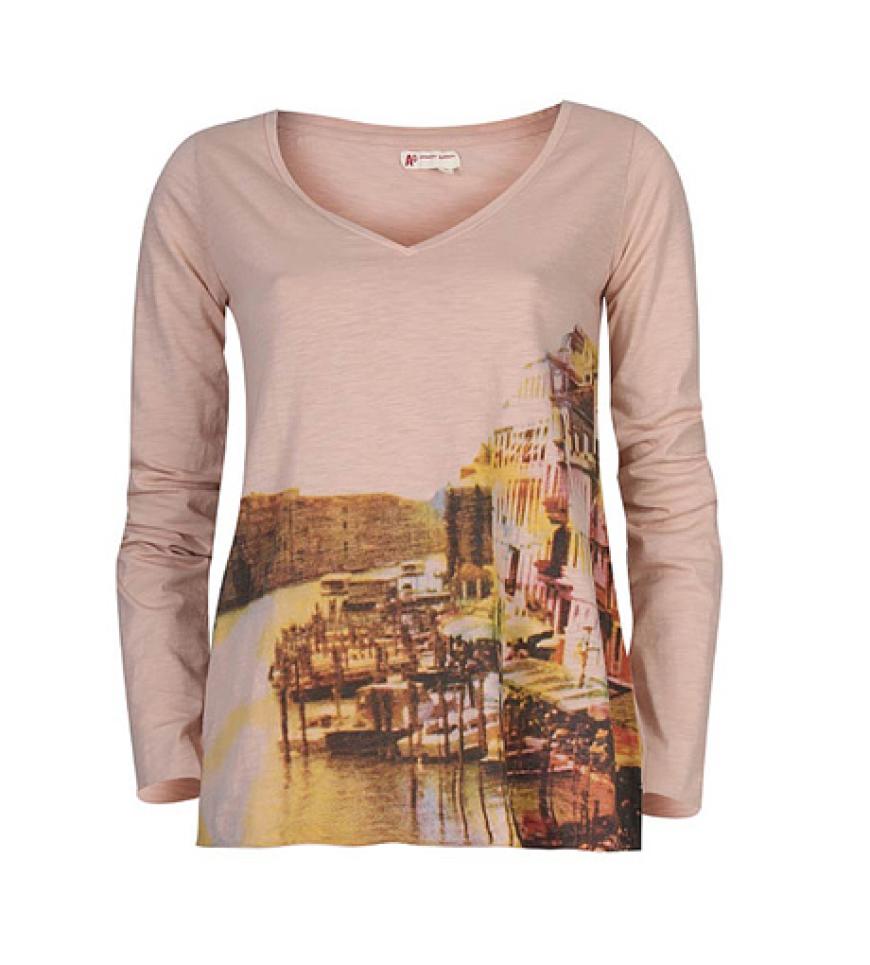 Ein Monet ist es zwar nicht, trotzdem ist das Longsleeve mit impressionistisch angehauchtem Print eine Investition wert! Von American Outfitters über orangebag.nl, ca. 20 Euro
