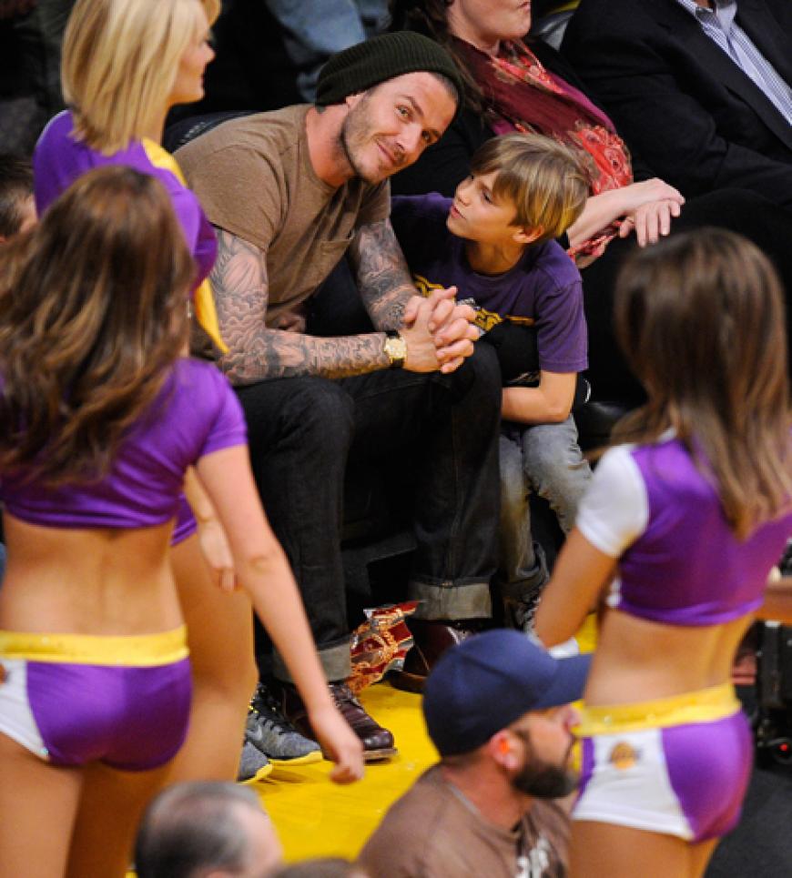 Zu sehen gibt es neben der coolen Sportart auch die Cheerleader ...