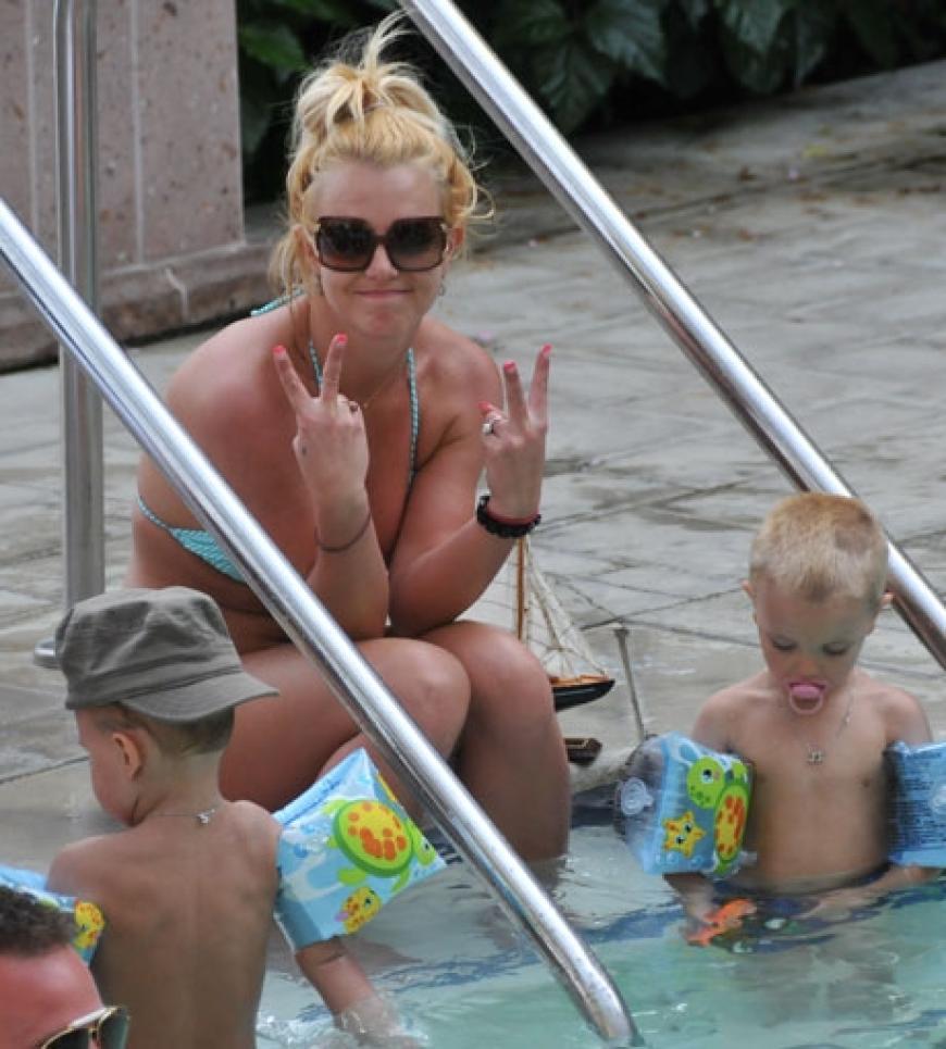 So oder so, Britney konzentriert sich zurzeit lieber auf ihre Karriere