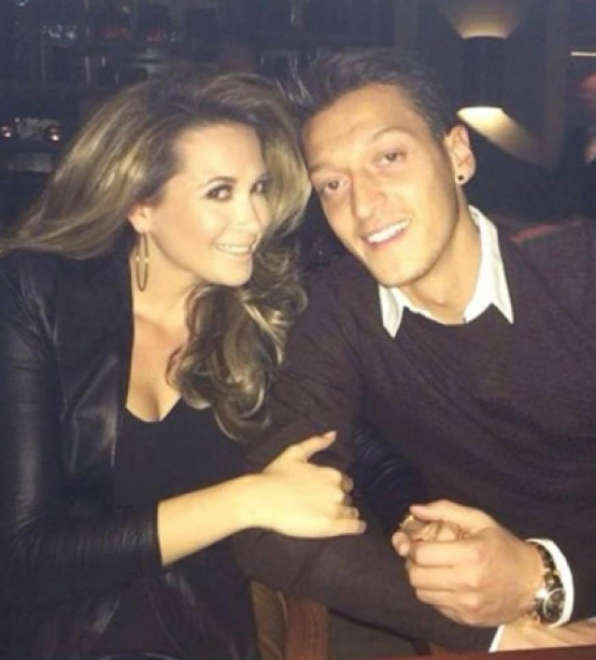 Mandy Capristo und Mesut Özil leben in London nicht mehr zu Zweit...