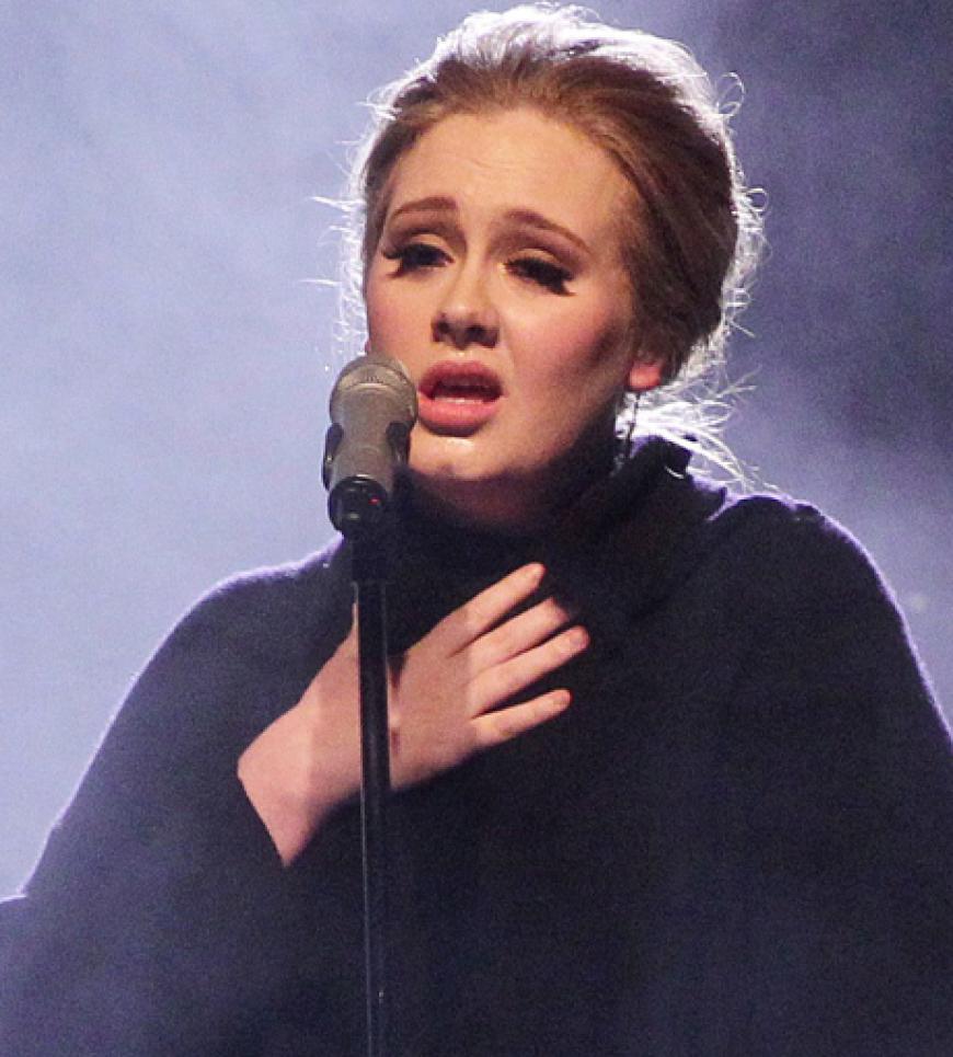 Was für ein Jahr für die britische Soulstimme Adele: Zahlreiche Preise aus der ganzen Welt und Charterfolge, die sich sehen lassen können. Nach einer Kehlkopf-Op erholt sich die Sängerin und kann 2012 hoffentlich wieder richtig durchstarten!