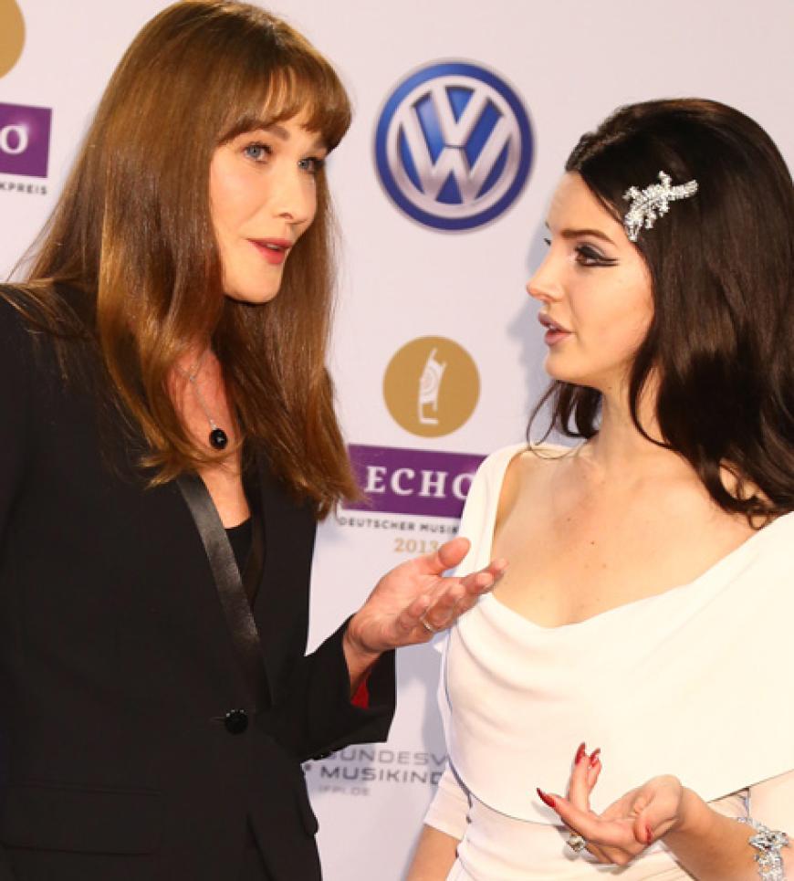 Lana Del Rey bekam in der Show ihren Award von Carla Bruni überreicht. Auch nach der Show vertsanden die beidne sich prächtig