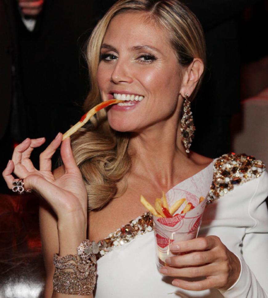 Yummie: Model Heidi Klum gönnte sich zwischendurch ein paar Pommes