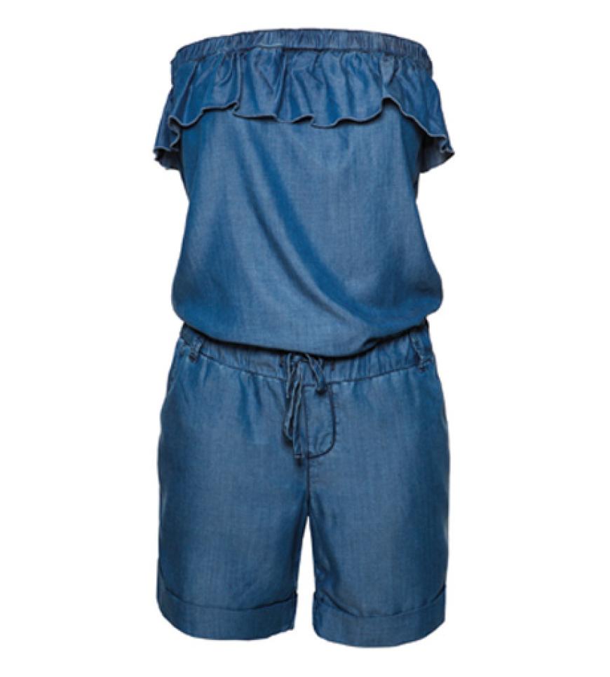 Das Label Liu Jo setzt auf Denim und feminine Details, die zeitlos und sommerlich zugleich sind. Der Playsuit kostet ca. 150 Euro.