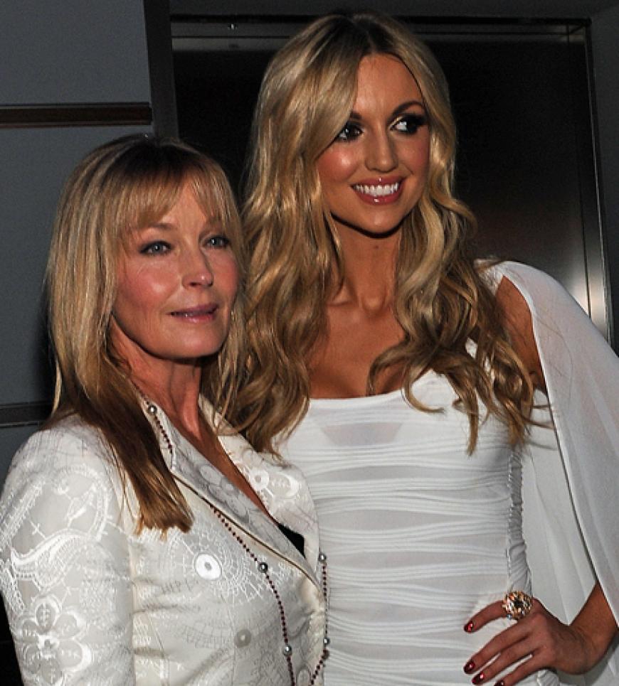 Hier posiert die weltbekannte Schauspielerin mit der Ex Miss World Rosanna Davison