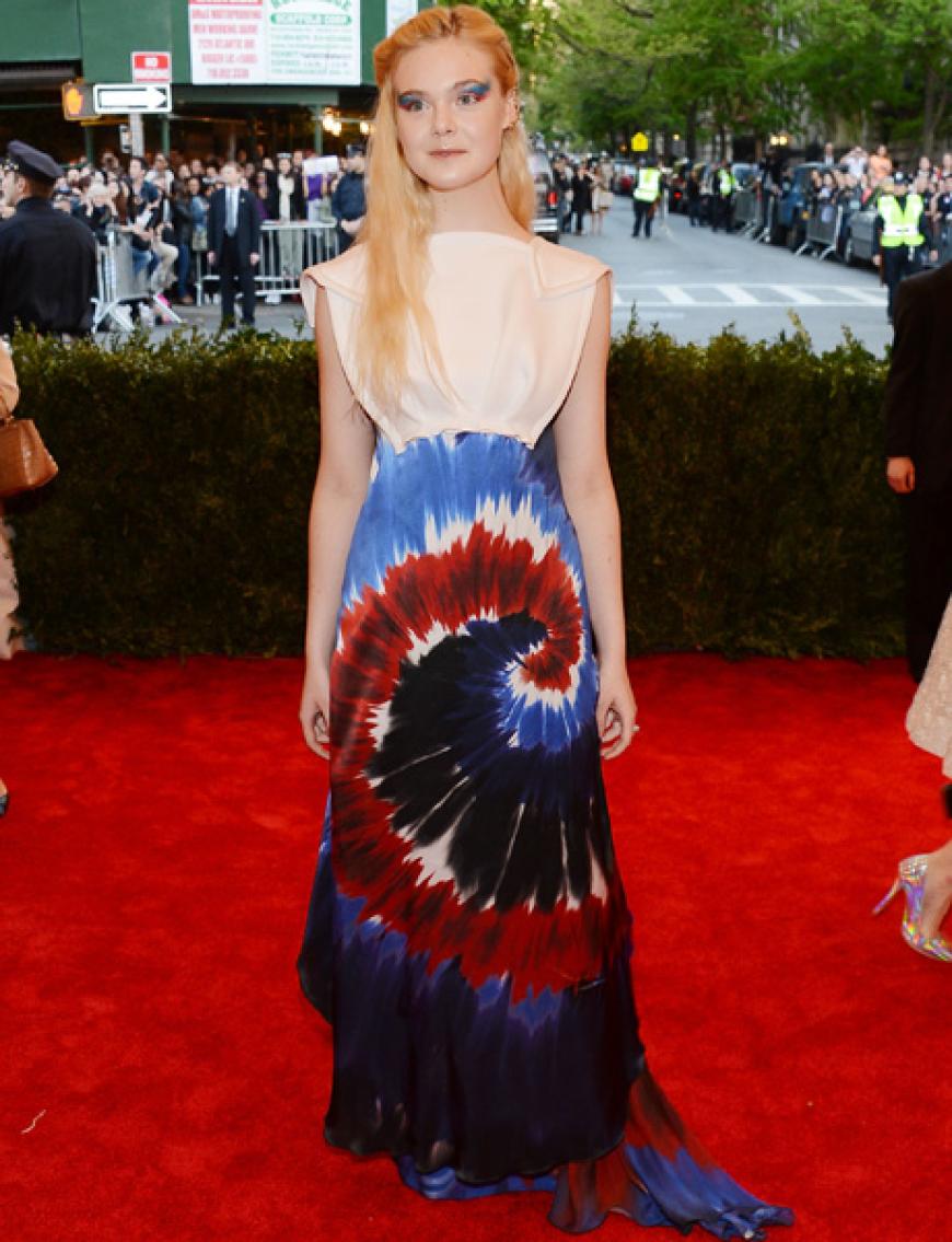 Schauspielerin Elle Fanning sah aus, als sei sie in einen Farbtopf gefallen