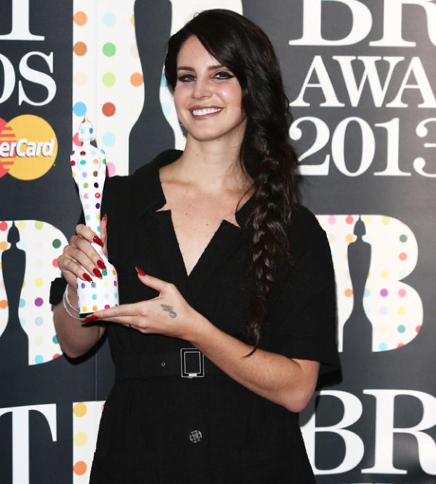 Allen Grund zur Freude hat Lana Del Rey. Sie erhielt einen Award als Beste Solokünstlerin International geehrt