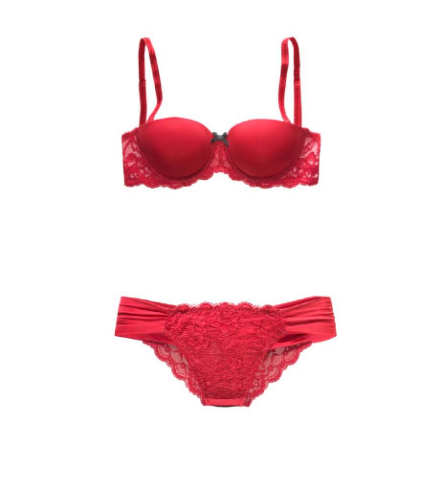 Die Farben der Liebe: Sexy Dessous in unterschiedlichen Rottönen werden nicht nur Ihrem Liebsten ordentlich einheizen.´ Spitzenverziert von Lascana, ca. 40 Euro