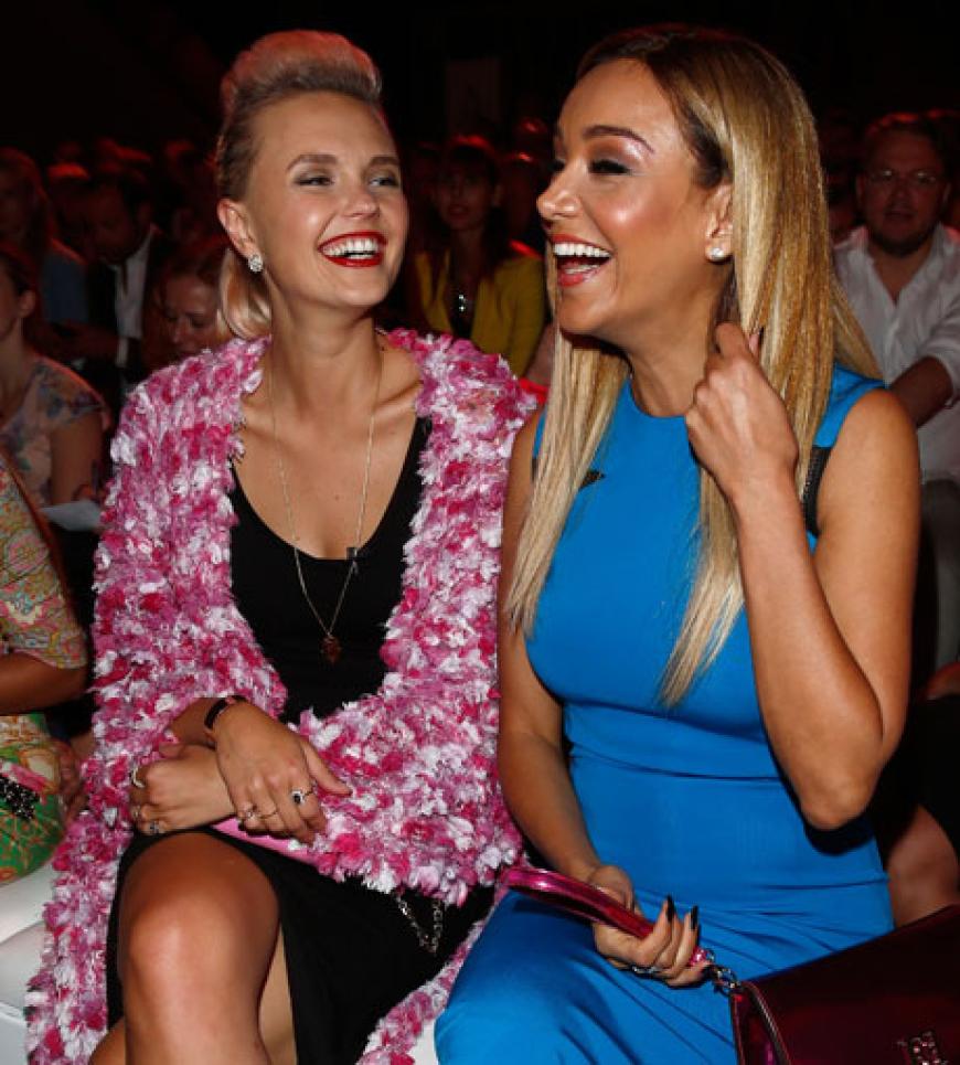 Da haben sich aber zwei gefunden: Bonnie Strange versteht sich blendend mit Verona Pooth (r.)