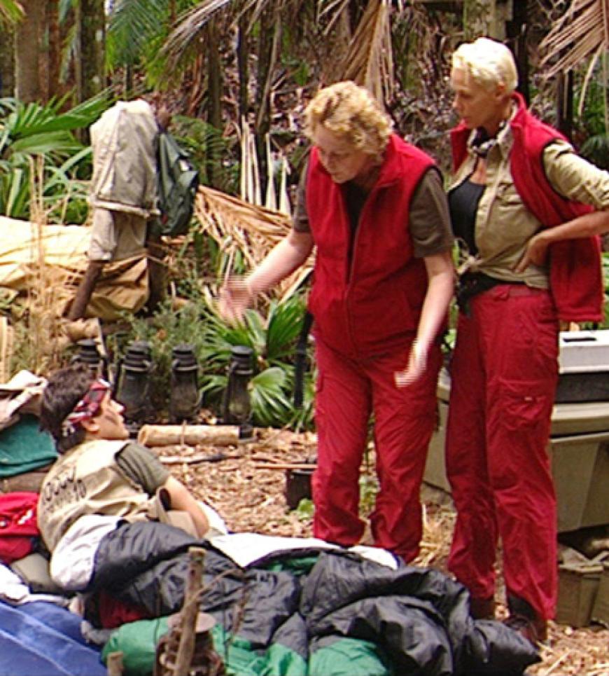 Am Tag 3 des Dschungelcamps gibt es mächtig Zoff: Ramona Leiß streitet sich mit Rocco Stark, weil dieser angeblich seine Sachen nicht weggeräumt hat