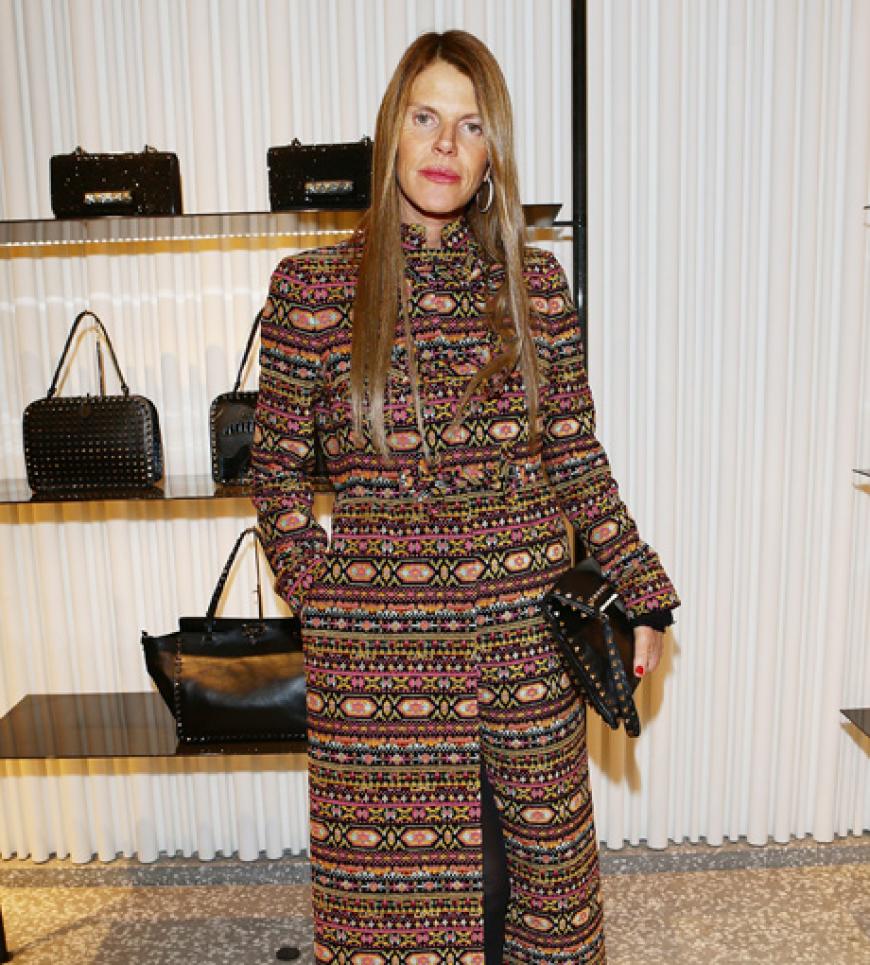 Kaum auf dem Catwalk, schon bei Anna Dello Russo im Kleiderschrank. Was die Italienerin trägt wird Trend!