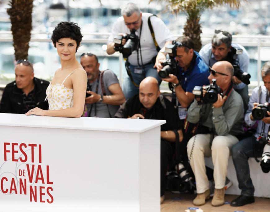 Moderatorin Audrey Tautou ist schon vor Ort und stellt sich fleißig den Reportern