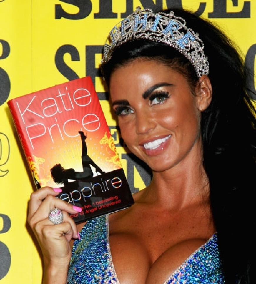 Typisch Katie Price! In einem extrem knappen Outfit stellte das selbst ernannte Luder am Donnerstag ihr neues Buch