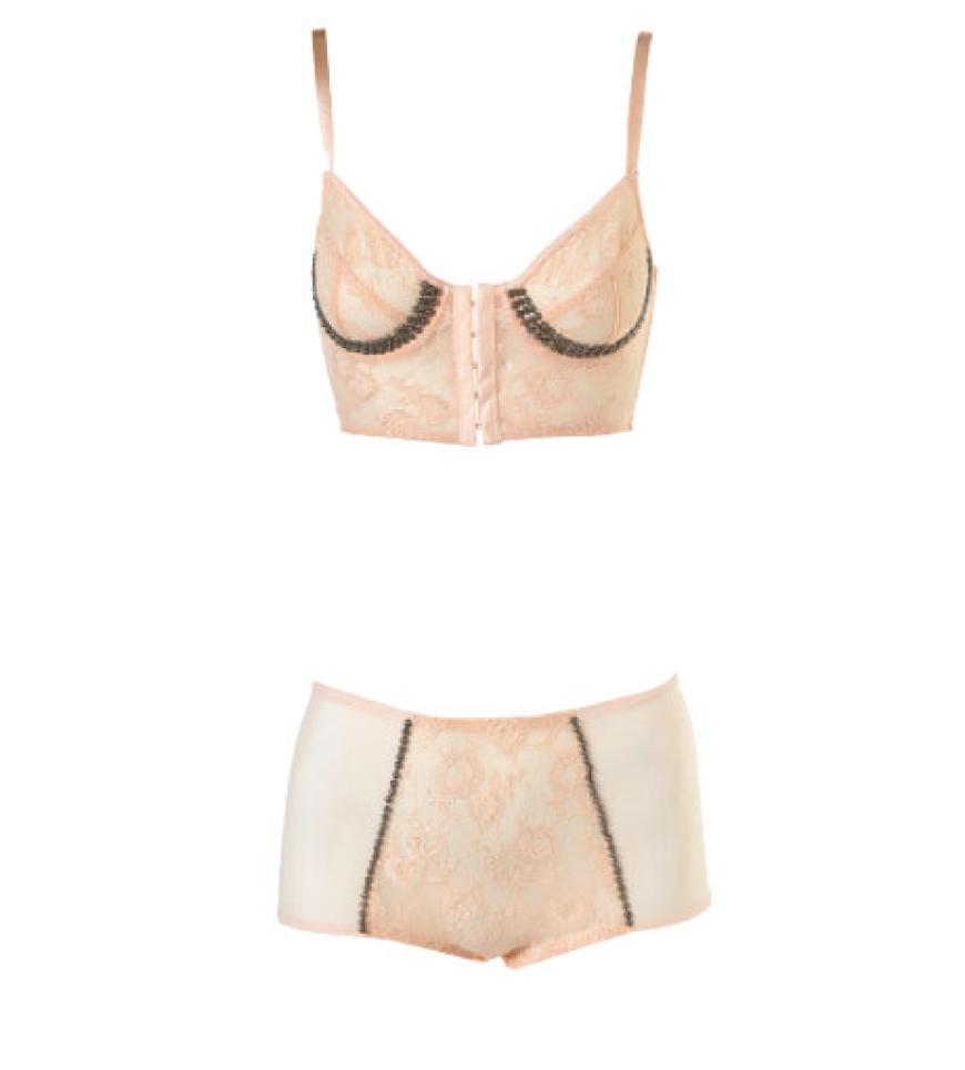 Mit Nieten von Topshop, ca. 40 Euro