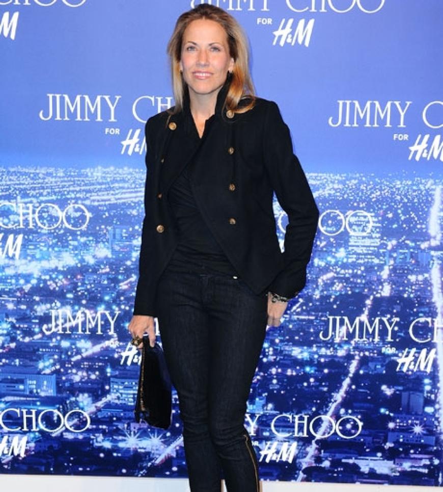 Sängerin Sheryl Crow im schwarzen Look von Designer Jimmy Choo. Erstmalig wird es auch Damenbekleidung geben