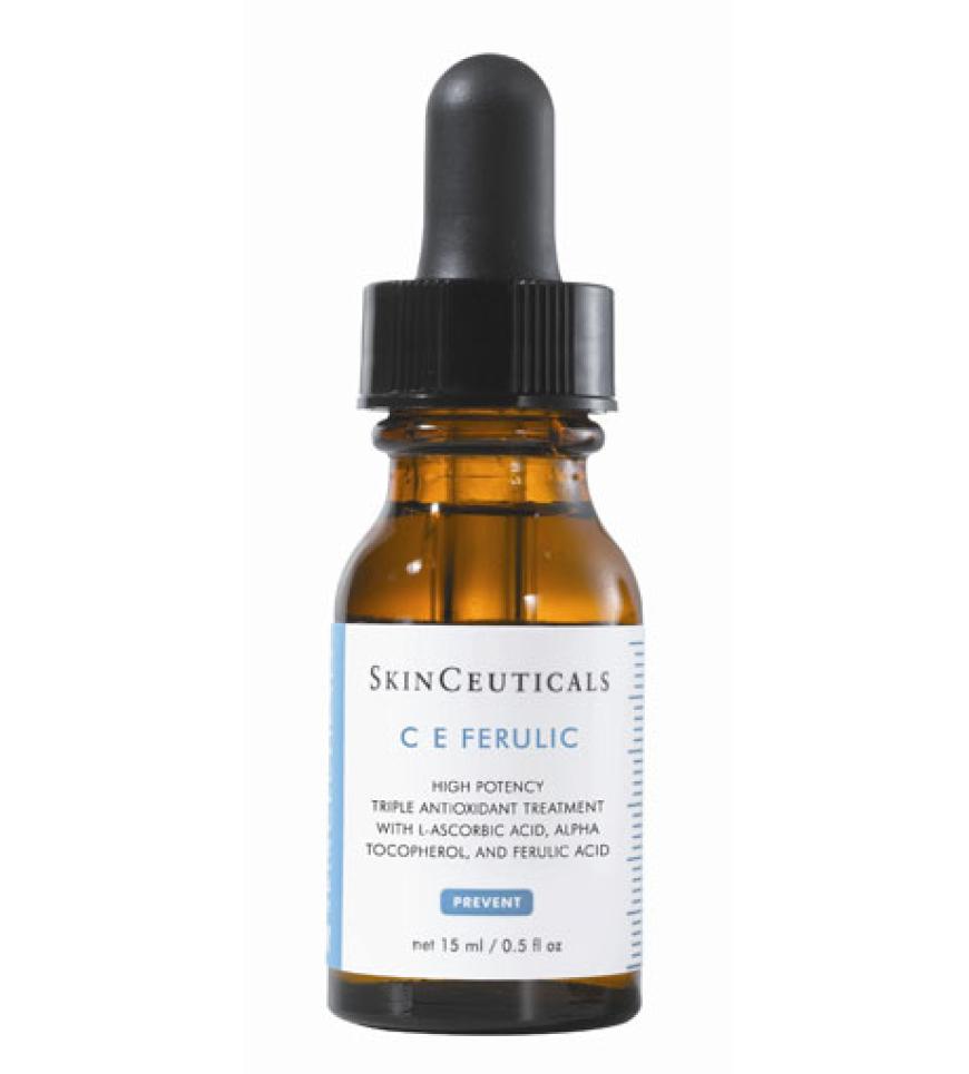 Dieses Serum ist sehr talentiert, denn es hilft gleich mehrfach gegen vorzeitige Hautalterung. Die Formel gleicht Umweltstress aus, stimuliert die Kollagenbildung, korrigiert Falten und mildert auch noch Pigmentflecken. Ein echter Grund zu jubeln! „CE Ferulic Serum