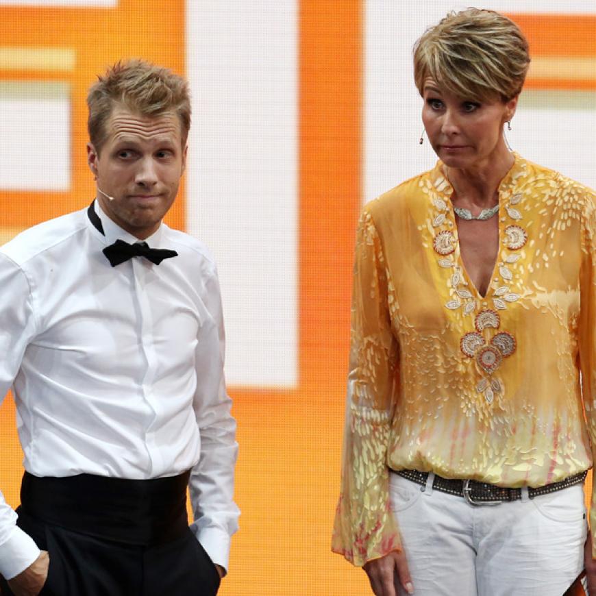 Warum diese verdutzten Blicke von Pocher und der Moderatorin Sonja Zietlow?